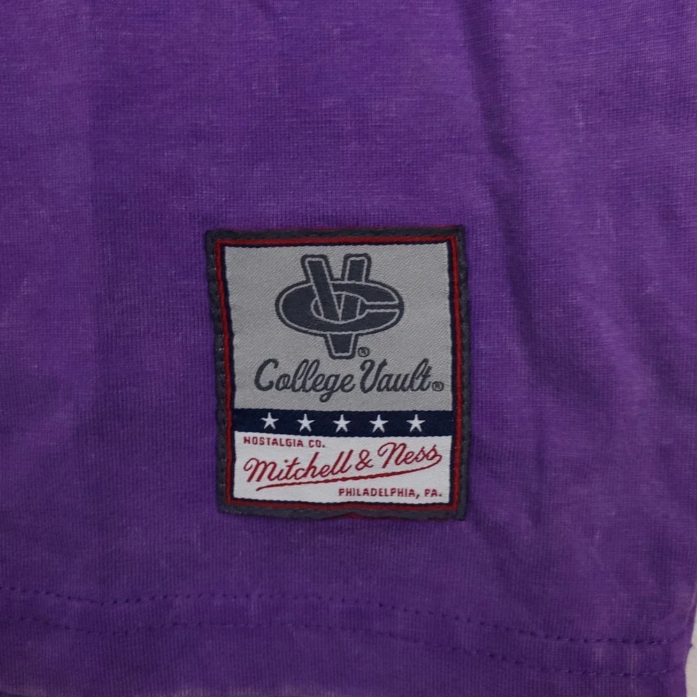 Washington Huskies Mitchell & Ness NCAA‎ Large Shirt Embroidery Logo Pocket NWT